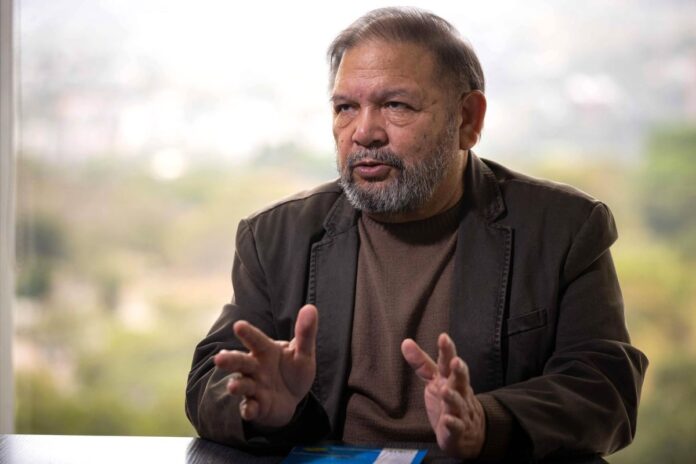 Andrés Velásquez: Bandas armadas en las minas operan con respaldo de sectores militares Andrés Velásquez: Bandas armadas en las minas operan con respaldo de sectores militares