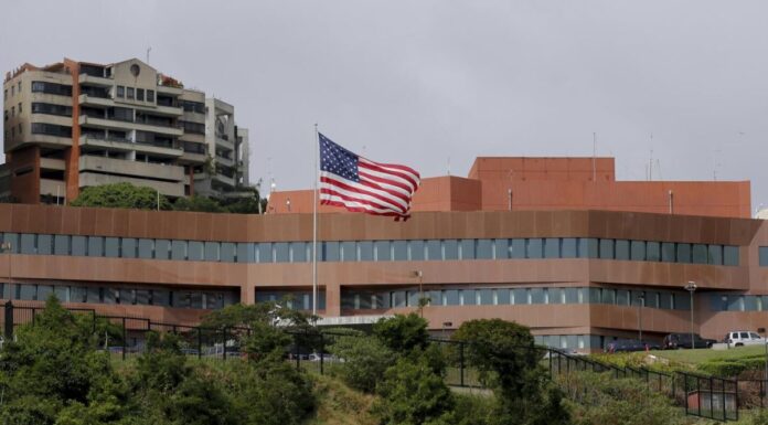 Embajada de EE. UU. en Caracas: La baja inflación demuestra que el plan de tres fases de Donald Trump «está dando resultados concretos» Embajada de EE. UU. en Caracas: La baja inflación demuestra que el plan de tres fases de Donald Trump "está dando resultados concretos"