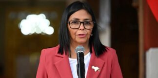 Departamento de Estado pide inmunidad para Delcy Rodríguez al reconocerla como «jefa de Estado en ejercicio» Departamento de Estado pide inmunidad para Delcy Rodríguez al reconocerla como "jefa de Estado en ejercicio"