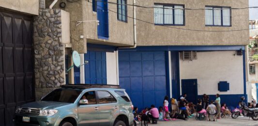 Médicos Sin Fronteras: 6 mil damnificados acampan en la calle un mes después de los terremotos