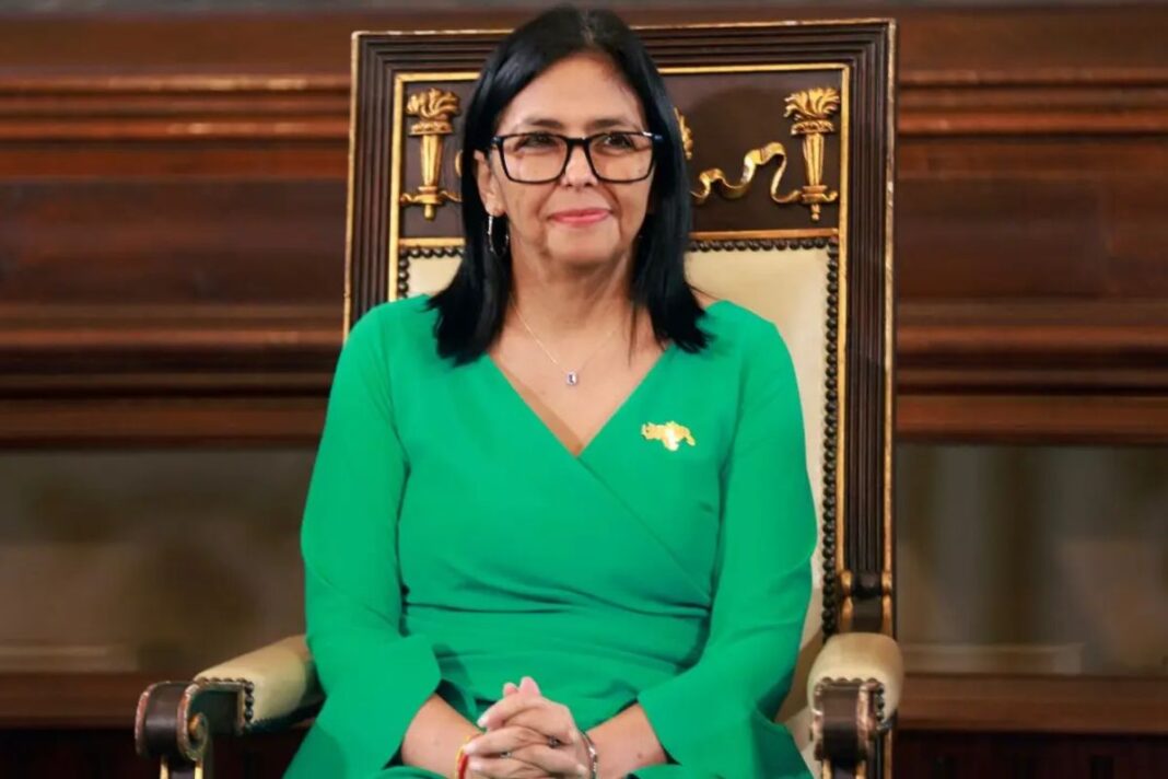 Delcy Rodríguez se querella contra Víctor de Aldama por «el sobre» para financiar al PSOE