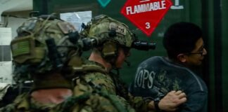 Marines de EE. UU. realizaron simulacro de interdicción en un buque anclado en el Puerto de La Guaira Marines de EE. UU. realizaron simulacro de interdicción en un buque anclado en el Puerto de La Guaira
