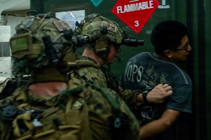 Marines de EE. UU. realizaron simulacro de interdicción en un buque anclado en el Puerto de La Guaira Marines de EE. UU. realizaron simulacro de interdicción en un buque anclado en el Puerto de La Guaira