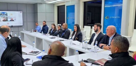 Conatel se reunió con SpaceX/Starlink para formalizar su servicio de internet satelital en Venezuela