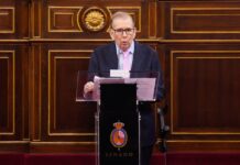 Edmundo González Urrutia: «Reconstruir Venezuela exigirá recuperar instituciones y la confianza» Edmundo González Urrutia: "Reconstruir Venezuela exigirá recuperar instituciones y la confianza"