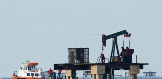 Wall Street Journal: Grandes petroleras estadounidenses que intentan entrar en Venezuela se han topado con un muro