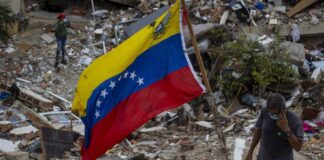 Familias exigen no demoler edificios en La Guaira sin recuperar antes los cuerpos de los fallecidos Familias exigen no demoler edificios en La Guaira sin recuperar antes los cuerpos de los fallecidos