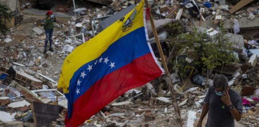 Familias exigen no demoler edificios en La Guaira sin recuperar antes los cuerpos de los fallecidos