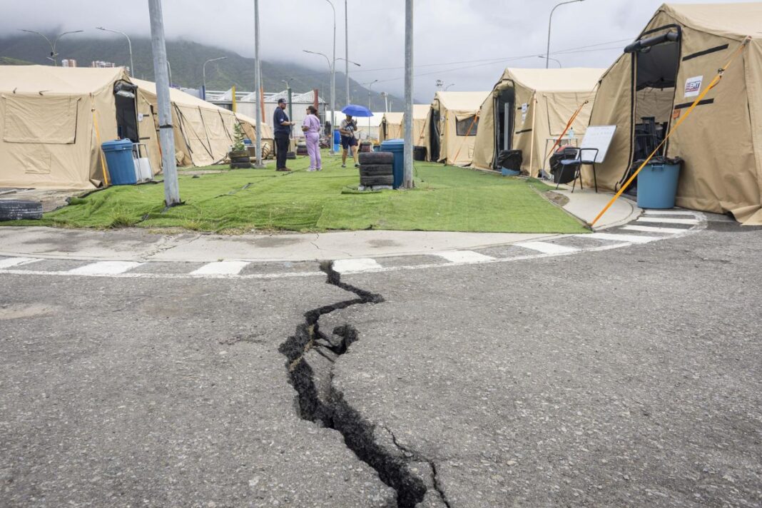 EFE: Heridos bajo los escombros, víctimas colaterales de los terremotos en Venezuela