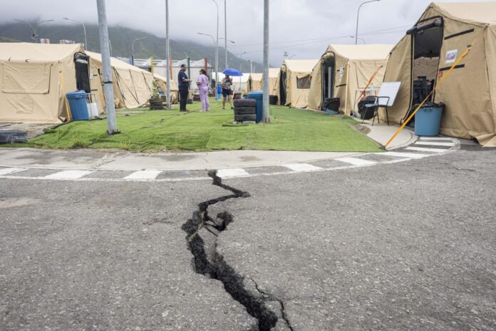 EFE: Heridos bajo los escombros, víctimas colaterales de los terremotos en Venezuela EFE: Heridos bajo los escombros, víctimas colaterales de los terremotos en Venezuela