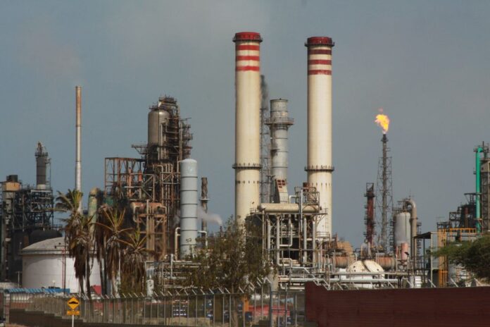 Solicitan reformas legales para atraer capital privado a industria petrolera Cámara de la Construcción de Falcón solicitó reformas legales para atraer capital privado a industria petrolera