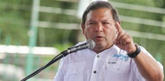 «Destruyeron los servicios y ahora piden a los venezolanos ahorrar» "Destruyeron los servicios y ahora piden a los venezolanos ahorrar"