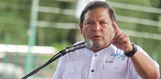 "Destruyeron los servicios y ahora piden a los venezolanos ahorrar"