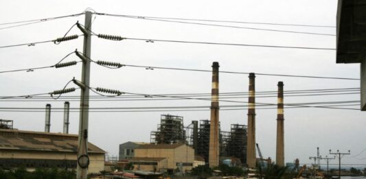 Termoeléctricas solo producen 10% de su capacidad instalada, otro de los problemas causantes de los apagones
