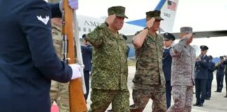 Jefe de Comando Sur de EE. UU. llega a Bogotá para hablar con nueva cúpula militar colombiana Jefe de Comando Sur de EE. UU. llega a Bogotá para hablar con nueva cúpula militar colombiana
