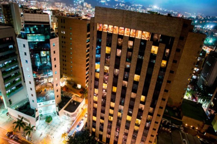 The New York Times: ¿El nuevo lugar de moda en Caracas? Un Marriott que ha vivido tiempos mejores The New York Times: ¿El nuevo lugar de moda en Caracas? Un Marriott que ha vivido tiempos mejores