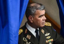 Ráfaga de comentarios al video de Padrino López arreando ganado: «La patria le quedó grande, al igual que el uniforme» Ráfaga de comentarios al video de Padrino López arreando ganado: "La patria le quedó grande, al igual que el uniforme"