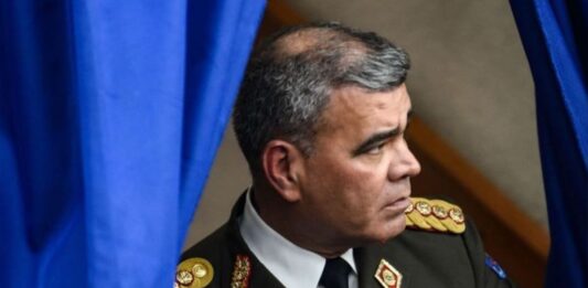 Ráfaga de comentarios al video de Padrino López arreando ganado: "La patria le quedó grande, al igual que el uniforme"