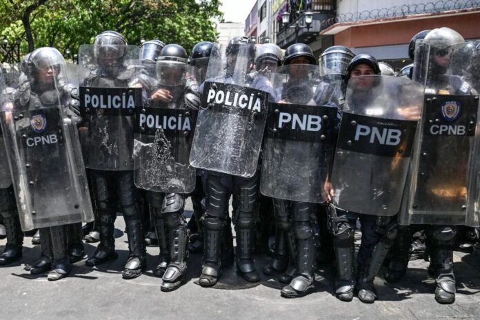 Régimen mantiene cerco contra la prensa pese a la ligera apertura política luego del 3Ene Régimen mantiene cerco contra la prensa pese a la ligera apertura política luego del 3Ene