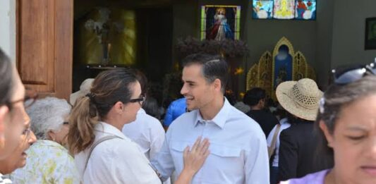 Armando Armas regresa a Venezuela tras seis años de exilio