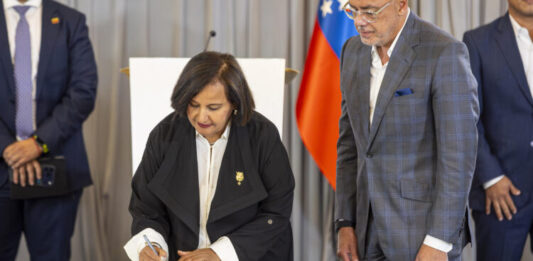 Pactos para reforma judicial y restauración de derechos políticos marcan el diálogo en Venezuela ﻿