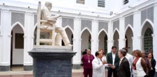 Project CURE de EE.UU. donó equipos e insumos médicos al Hospital Vargas de Caracas Project CURE de EE UU donó equipos e insumos médicos al Hospital Vargas de Caracas
