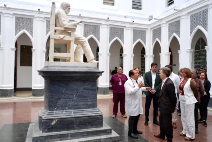 Project CURE de EE.UU. donó equipos e insumos médicos al Hospital Vargas de Caracas Project CURE de EE UU donó equipos e insumos médicos al Hospital Vargas de Caracas