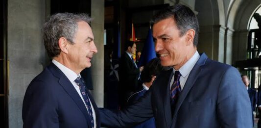 Sánchez vuelve a respaldar a Zapatero mientras se estrecha el cerco judicial por el ‘caso Plus Ultra’