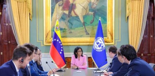 Venezuela presenta ante el FMI una hoja de ruta económica basada en petróleo y minería