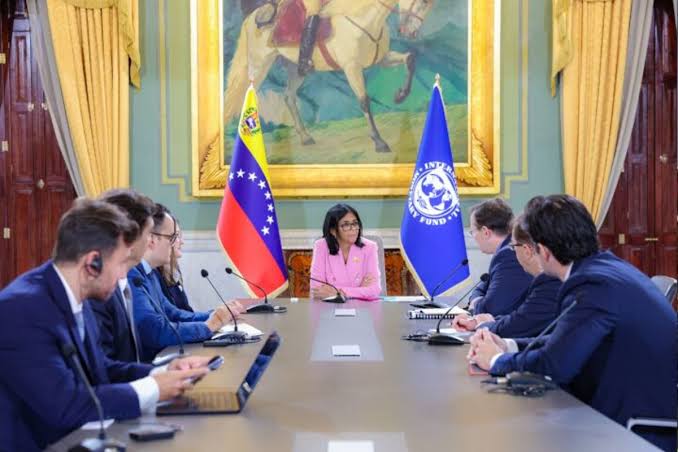 Venezuela presenta ante el FMI una hoja de ruta económica basada en petróleo y minería Venezuela presenta ante el FMI una hoja de ruta económica basada en petróleo y minería